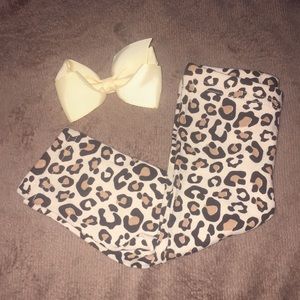 Cudlie 0-3 month leggings & cute medium yellow bow